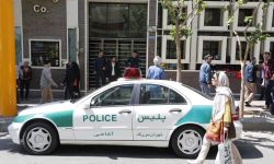 4 قتلى في اقتحام مسلح لمركز شرطة بإيران